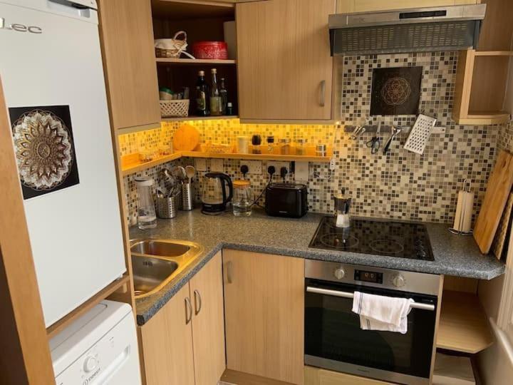 Lovely Spacious 1-Bedroom Flat In Tufnell Park Close To Central Londres Exterior foto